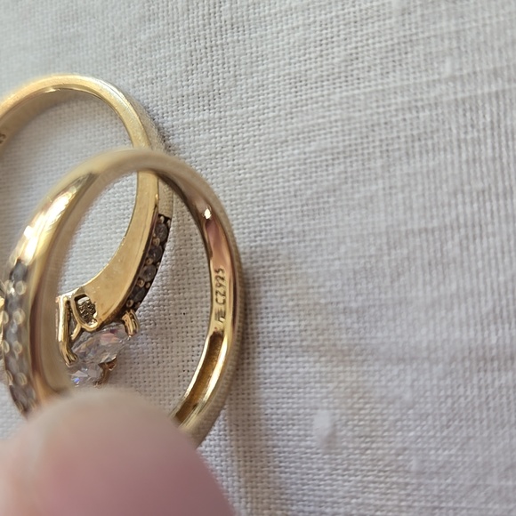 Cushion, Trillion & Round Cut Brilliant CZ 14k Yellow Gold Plated Ring Set SZ 7 - Picture 8 of 11